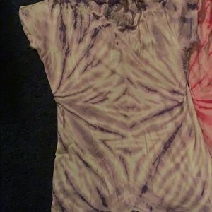 A short sleeve shirt